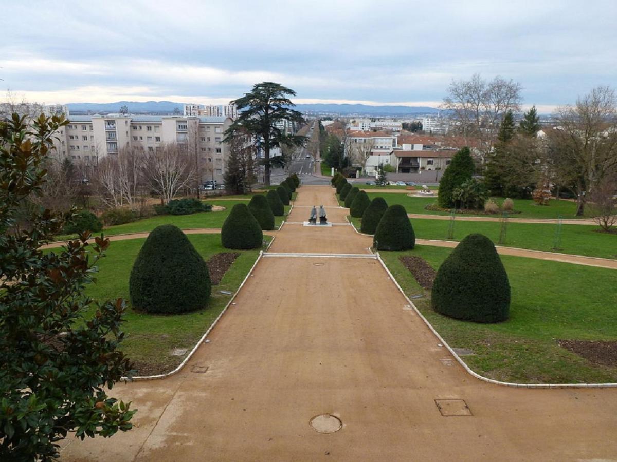 Votre Cocon Parfait A 9 Min D'Eurexpo Et 14 Min Groupama Apartment Saint-Priest  Exterior foto